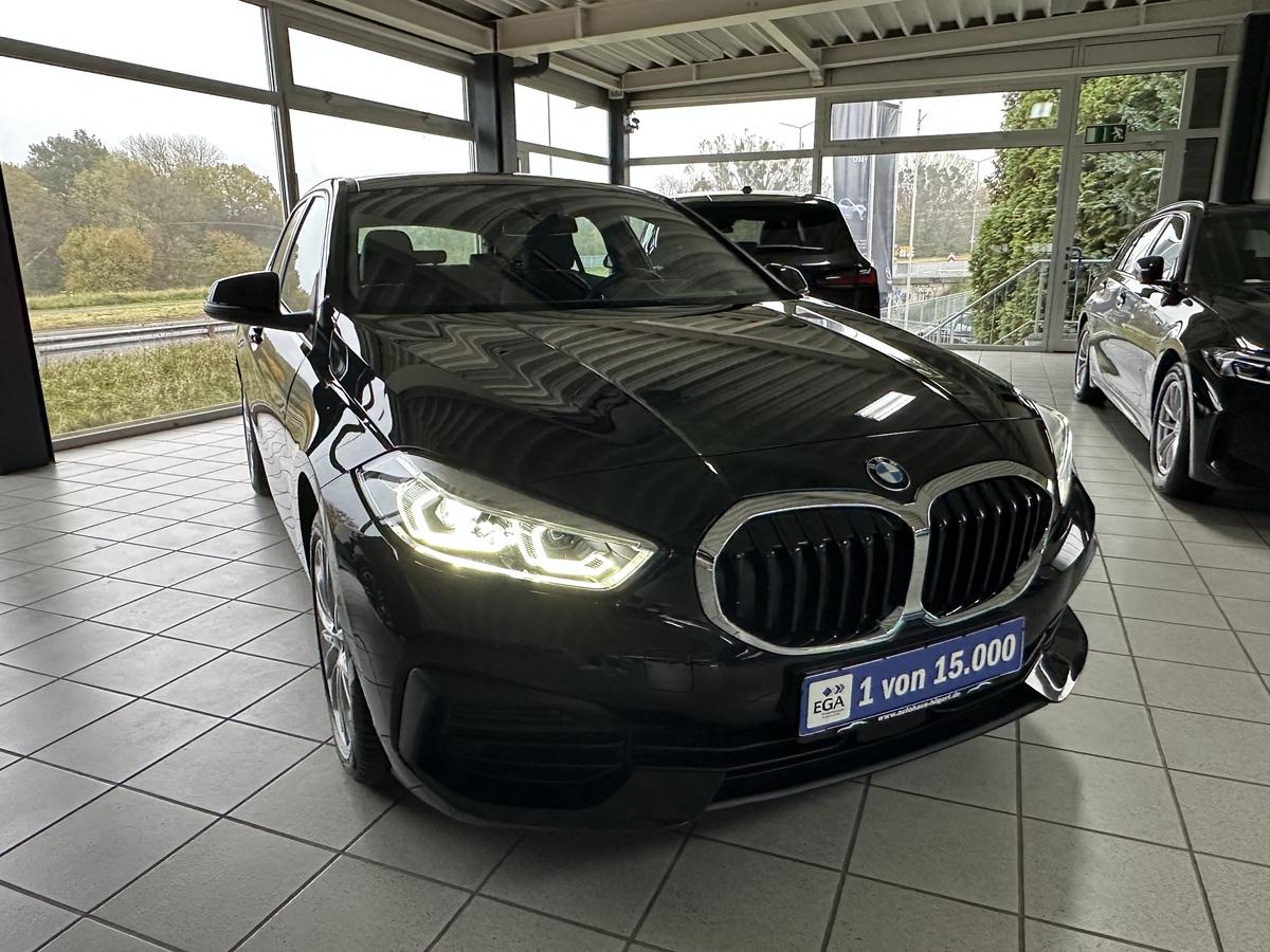 BMW 118i Leder schwarz LED PDC Navi. Klimaautom. PDC Kamera